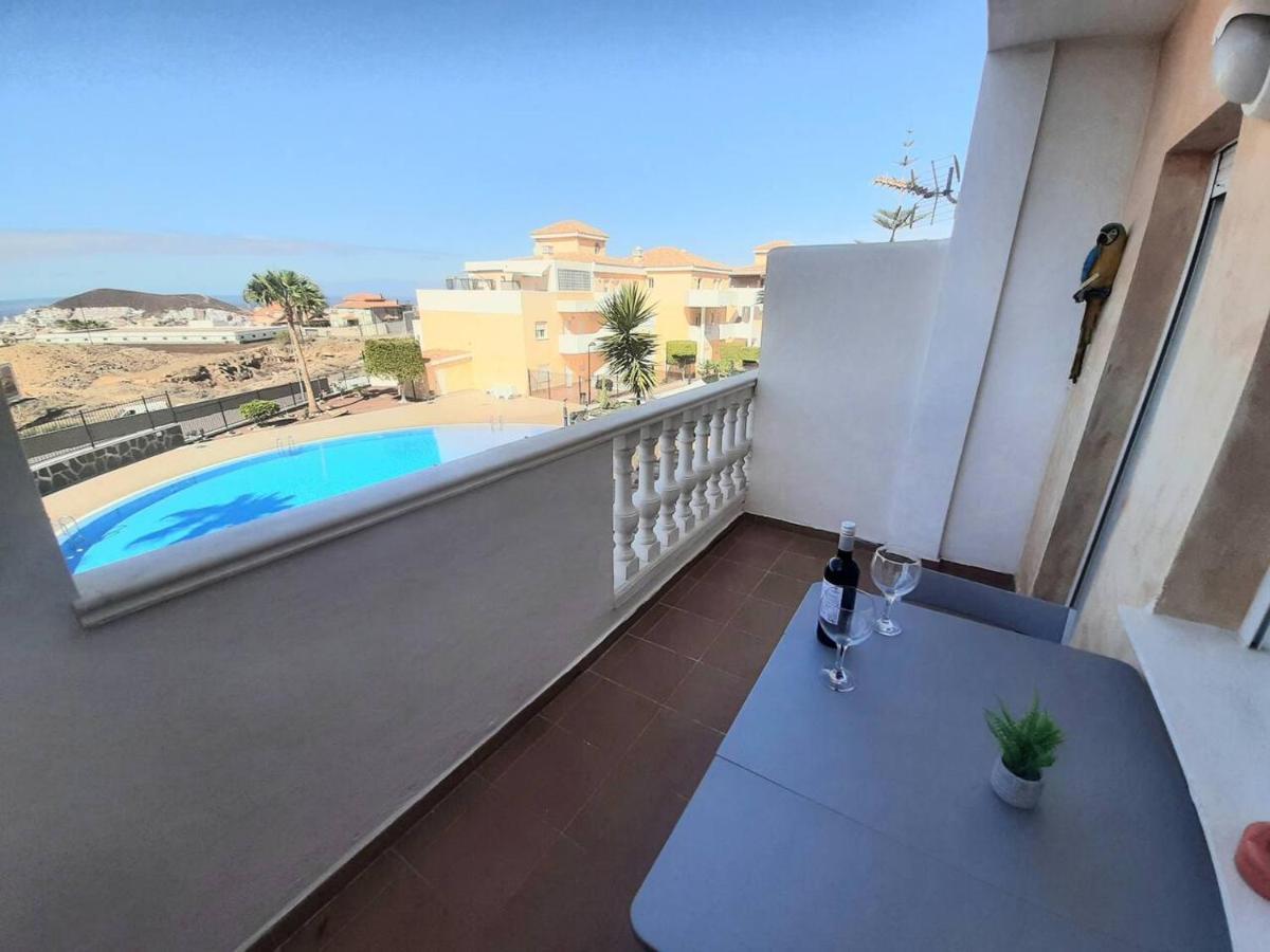 1 Bedroom Giuly Sea Views In Los Cristianos 로스크리스티아노스 외부 사진