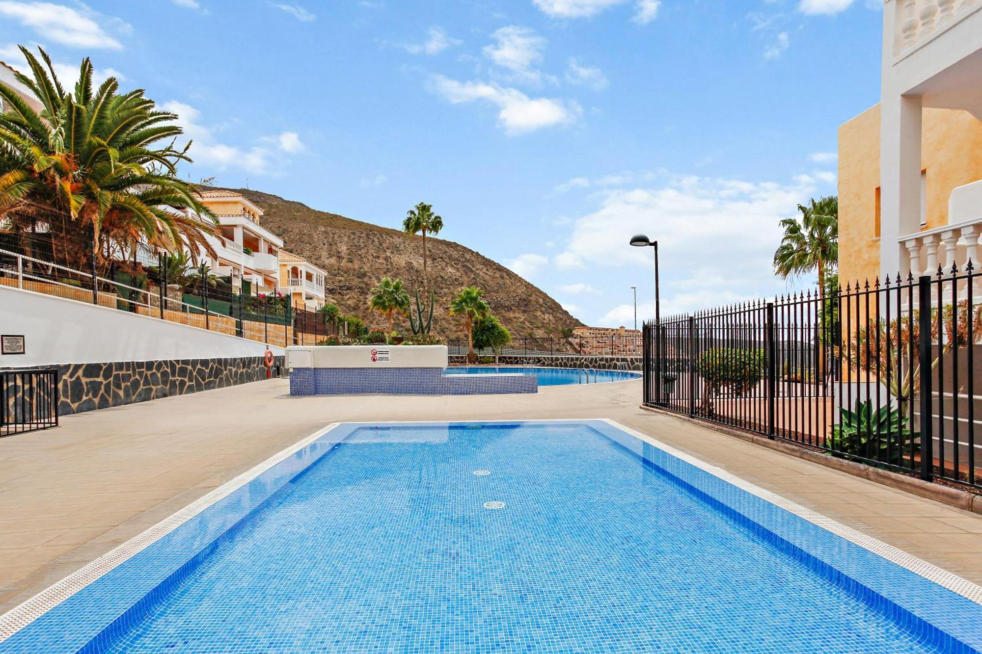 1 Bedroom Giuly Sea Views In Los Cristianos 로스크리스티아노스 외부 사진
